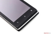 Unter der Anzeige befinden sich die Android-Bedienelemente.