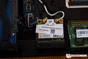 Hier finden sich WLAN-Karte (mini-PCIe), ...