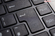 Die klapprige Tastatur kann im Test nicht wirklich begeistern, bietet einen etwas zu kurzen Hub, dafür aber einen knackigen Druckpunkt an.