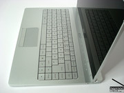 sehr gute Tastatur mit ausreichend großen Tasten