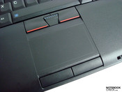 Touchpad mit guter Reaktion aber ungünstig für Multitouch