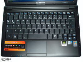 Die Tastatur ist gut und verfügt über kontraststarke Beschriftung