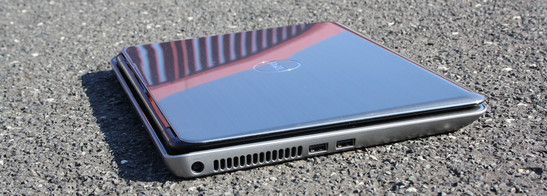 Dell Inspiron M301z: Die AMD Plattform überzeugt durch Leistung und Konnektivität. Eine gute Laufzeit verhindert nur der schwache 44Wh Akku.
