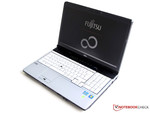 mobiles 15,6-Zoll-Notebook mit WLAN und UMTS von Fujitsu