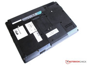 Das Lifebook Notebook von unten gesehen