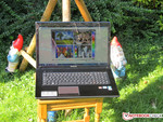 Im Außenbereich ist das Lenovo Notebook nur bedingt einsetzbar.