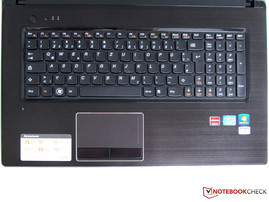 AccuType-Tastatur mit separatem Ziffernblock