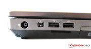 Firewire und 2 USB-Buchsen sind links am Gehäuse zu finden