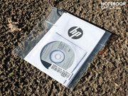 Einen Windows Datenträger gibt es nicht dazu, die DVD enthält nur Treiber und Tools.