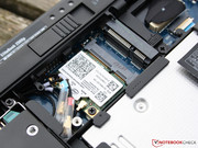 Die Version LG669EA hat integriertes UMTS/HSDPA. Hier würde das Modul seinen Platz haben.