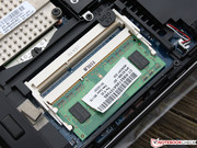 Der dürftige 2.048 MB DDR3 RAM (ein Riegel) kann hier aufgerüstet werden.