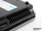 Dazu gibt es ein leises Betriebsgeräusch - es sei denn, der AMD N830 läuft unter Höchstlast (Luftauslass).