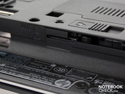 Im Batterieschacht gibt es einen Sim-Card-Slot. Unsere Version enthält aber kein 3G-Modul.