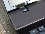 Alu-Material, kombiniert mit etwas Hochglanz soll einen edlen Office-Look erzeugen.