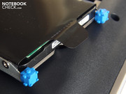 Die HDD besitzt kleine Puffer.