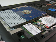 Nahaufnahme HDD, WLAN und WWAN Karte