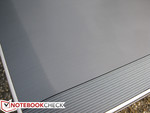 Gebürstetes Aluminium, matter Bildschirmdeckel