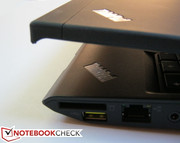 Die abgeschrägte Vorderkante sorgt dafür, dass das Notebook vollständig schließt.