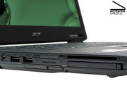 Für Erweiterungskarten hat das Acer TravelMate 6592G gleich zwei Steckplätze: Einen für ExpressCard/54-Karten und einen für PC-Cards (Typ II).
