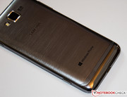 Die Farbe wirkt edler als bei dem Galaxy S3 und