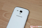 5-Megapixel-Hauptkamera mit LED-Blitz.