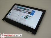 Die Verwendung eines 13,3-Zoll-Tablets mit mehr als 1,5 kg kann anfangs schwierig sein.