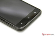 Unter dem Bildschirm befinden sich drei Android-Touch-Buttons.