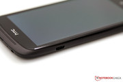 Links: Daten- und Videoübertragung (MHL-HDMI) über Micro-USB 2.0.