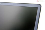 Optisch überzeugt vor allem der dünne und matte Displayrahmen.