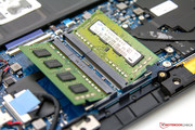Ab Werk sind 8 GByte DDR3-RAM auf zwei Bänken integriert.