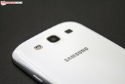 Die Rückseite: 8 Megapixel Hauptkamera, LED und Speaker.