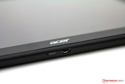 Neben dem USB-Port befindet sich zudem ein Reset-Button.