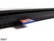 der Cardreader befindet sich gut erreichbar an der Frontseite