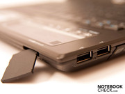 5-in-1 Kartenleser und zwei USB-Anschlüsse an der Front