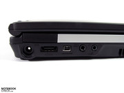 eSata und Firewire liegen schön weit hinten und stören so mit angeschlossener Peripherie nicht