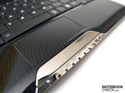 Das Touchpad ist elegant in das Gehäuse eingelassen ...