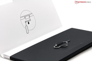 Ein kleines Tool zum Öffnen des SIM-Schachts (Nano-SIM).