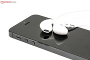 Im Lieferumfang des Gerätes befinden sich die neuen EarPods.
