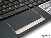 ... das große Touchpad überzeugt durch moderne Multi-Touch-Gesten.