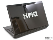 ... schicker Nadelstreifen-Verzierung und dem XMG Logo.