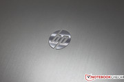 Sehr edel wirken die gebürstete Aluoberfläche, sowie das polierte HP-Emblem.