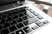 Das Tastaturlayout ist großzügig, ...