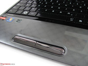 Weniger stylisch zeigen sich die Touchpad-Tasten mit Fingerabdrücken nach etwas Benutzung.