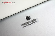 Dazu gibt es zwei Webcams: An der Rückseite mit 2 Megapixeln, ...