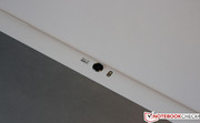 Eine 8-MP-Kamera ist auf der Rückseite, ...
