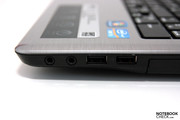 und USB 2.0 existiert rechts 2x.