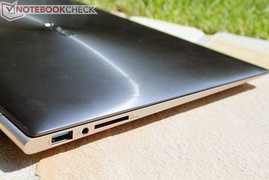 Linke Seite: USB 3.0, Audio-Combo, SD-Cardreader