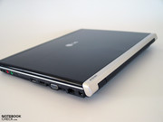 In ein gelungenes Gehäuse packt LG das P310, das vor allem aufgrund seiner hervorragenden Leistungsdaten um Aufmerksamkeit wirbt.