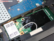 Neben dem WLAN-Modul am mini PCIe ist ein leerer Platz.