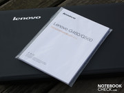 Zubehör in der 500 Euro Preisklasse: ein Handbuch, keine Recovery-Datenträger.
